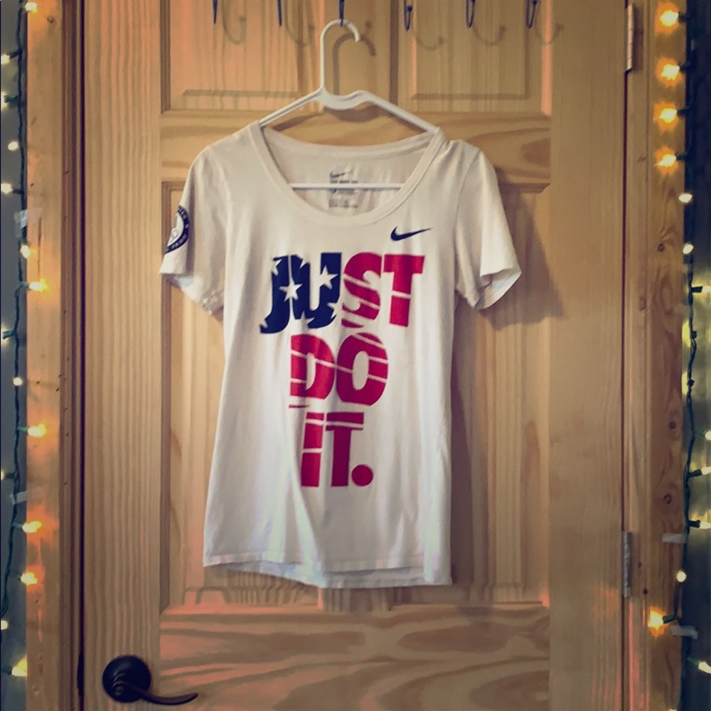 Nike tee